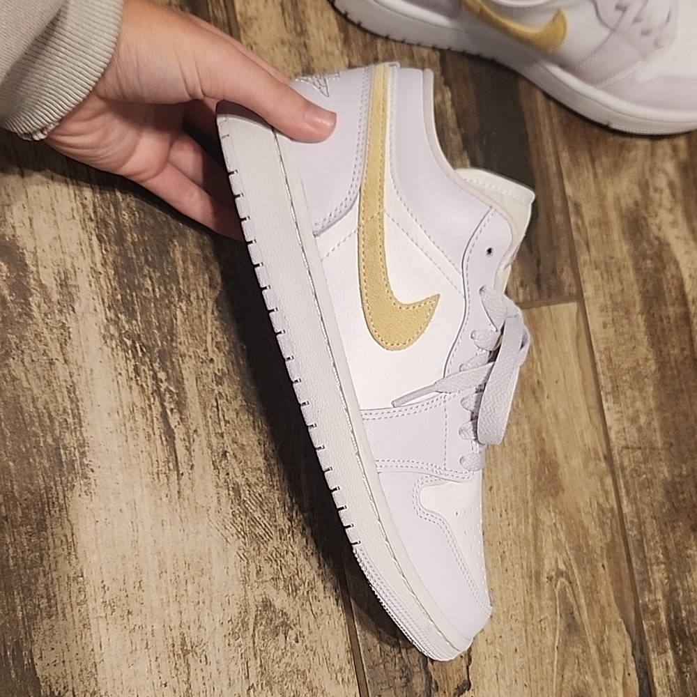 Nike White and Gold Sneakers